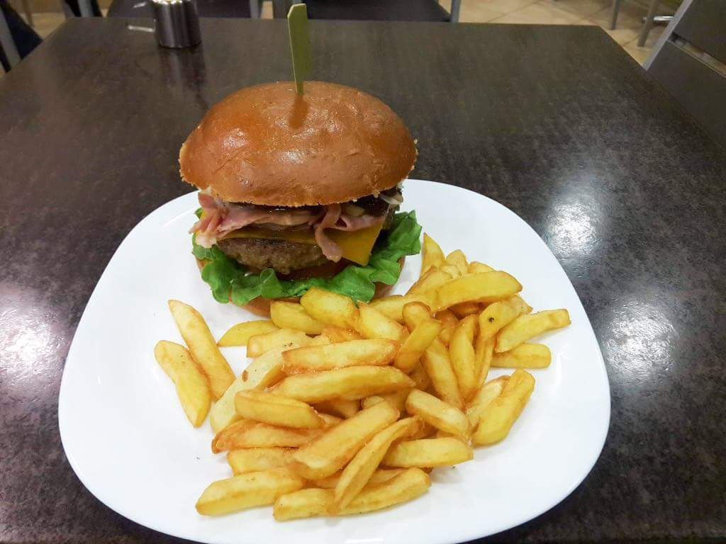 Burger with fries — Megabite Epanomi